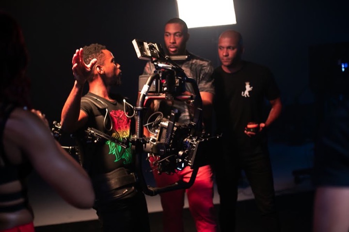 Behind the scenes: crew rig red light