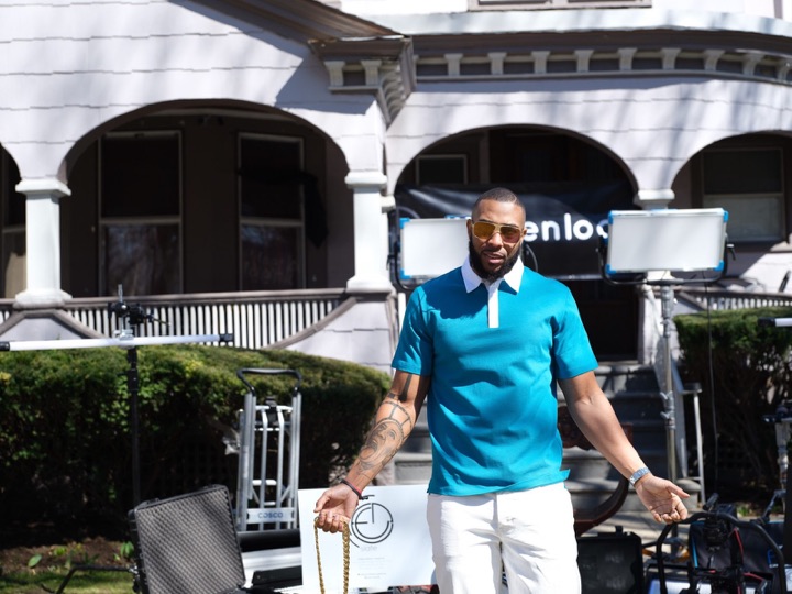 Behind the scenes: KleenLook porch teal polo