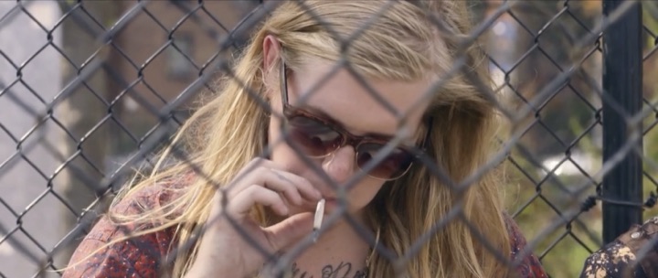 Chain link blonde