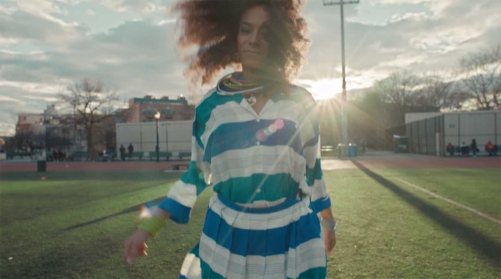 Curls striped shirt field