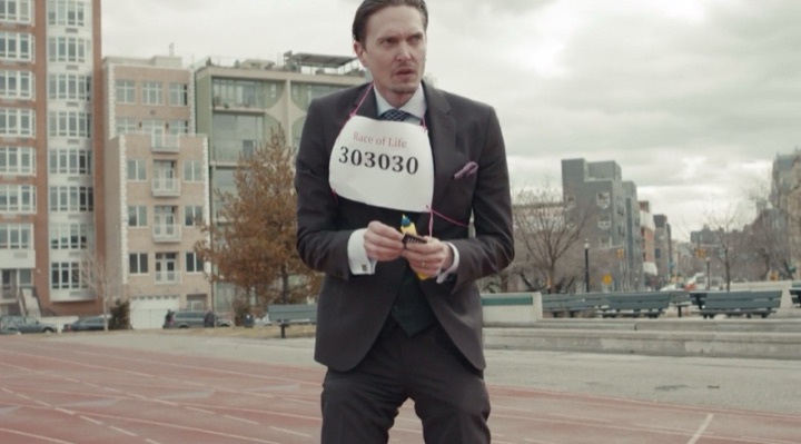 Suit runner